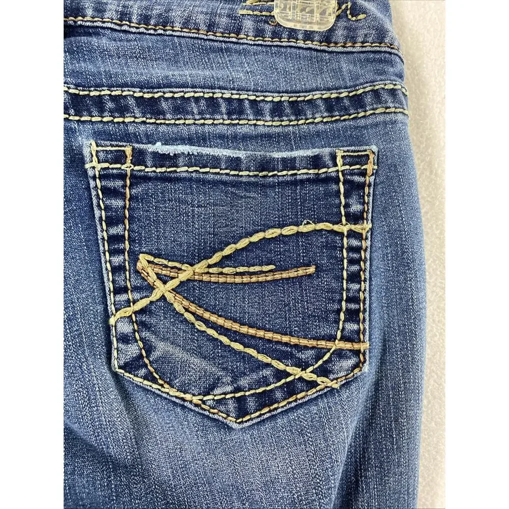 Silver Suki Capri Jeans Womens Size 27 Medium Wash Denim Low Rise‎ Distress